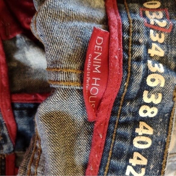 DENIM HOUSE Blue Jeans 32x33 100 Cotton Distressed Deconstructed Euc - Picture 3 of 6